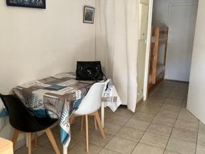 Studio cabine climatisé, terrasse et parking proche plage - FR-1-338-604