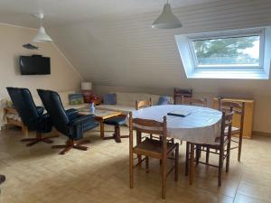 Appartement 1er étage avec jardin et parking près de Le Palais - FR-1-418-263