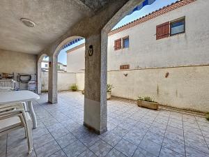 Appartements Appartement 3 pieces, terrasse ensoleillee, climatisation, stationnement, 4 pers - FR-1-475-155 : photos des chambres