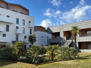 Grand T2 avec 2 terrasses près du lac et garage - Animaux acceptés - FR-1-555-111