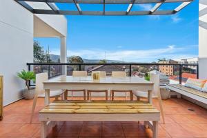 North Wollongong Abode With Escarpment Views