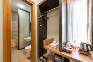 Phòng Hai Giường Đơn Loại Sang (Deluxe Twin Room)