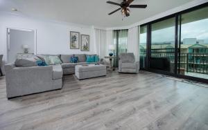 Phoenix on the Bay 1513 condo