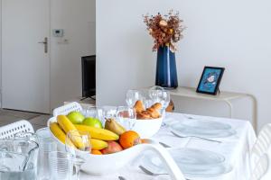 Magnifique vue sur la Tour Eiffel - Paris 10mn - Parking privé gratuit - métro 2min - balcon