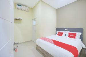 Hotel O Krekot Residence Pasar Baru