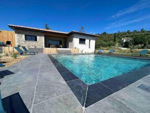 Villas Villa la crozette 4 etoiles, climatisee avec grande piscine : photos des chambres
