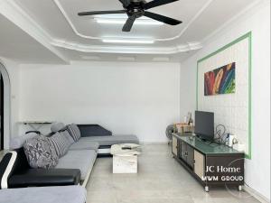 Kempas Family Suites Homestay