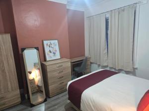 Alma Co-Living - Private Room Self-Cater