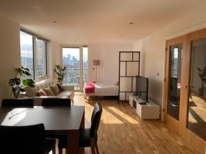 River view spacious apartment