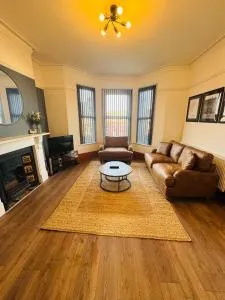 Handpost Gardens - Newport