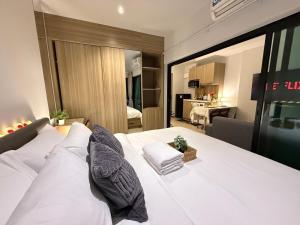 1 bedroom condo, next to BTS Talat Phlu, 0 meters, near Iconsiam, monthly room available