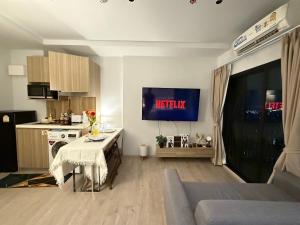 1 bedroom condo, next to BTS Talat Phlu, 0 meters, near Iconsiam, monthly room available