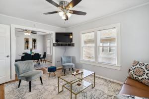 Charming Bungalow in McKinney – Walk to Downtown bungalow - 4hvězdičkové hotely ve městě McKinney