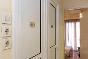 Piraeus Pasalimani X6 near metro