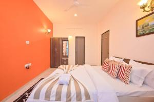 Lifeline Villas- Backwater Breeze Valley Touch Luxurious Infinity Pool Villa With Huge Open Space close to Strawberry farms