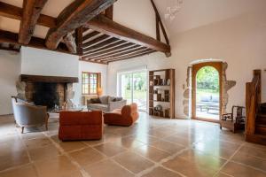 Le Clos des Moriers 2 hours from Paris-Piscine-12 pers