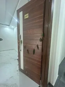 Manisha Sharma - Лансдаун