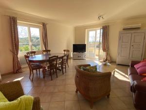 Maisons de vacances Gites in Mas Uzes zwembad en grote tuin : photos des chambres