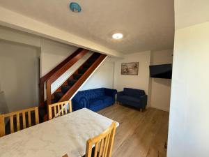 Stunning 4-Bed House in Bridgend