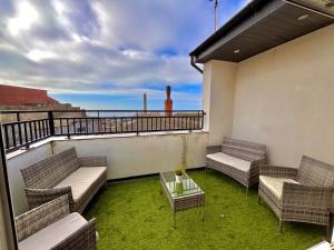 Franks Apt 4 - Roof Terrace - Sleeps 6