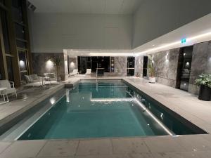 Wsp L63 skyline city view free parking