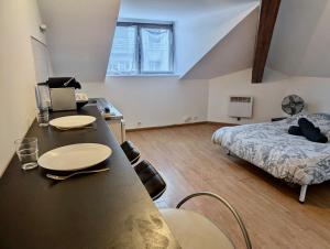 Studio Hyper Centre au Calme, Confort & Équipé