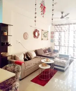 Exclusive Floor on Manali Expressway for Family - Kharar