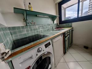 Appartements Spacious 80m2 Apartment - 8th Floor, Free Parking, Sleeps 5 : photos des chambres