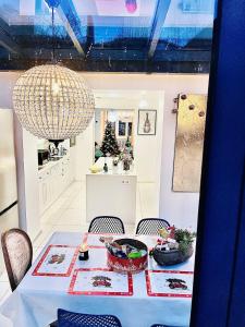 Maisons de vacances Charming Cottage with Spa and Nature Views : photos des chambres