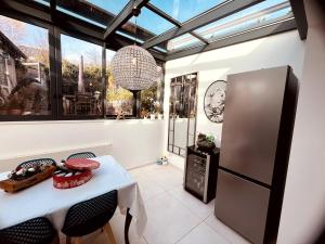 Maisons de vacances Charming Cottage with Spa and Nature Views : photos des chambres