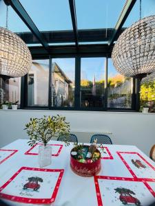 Maisons de vacances Charming Cottage with Spa and Nature Views : photos des chambres