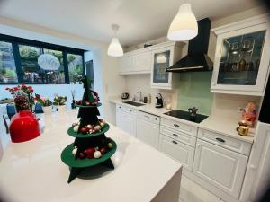Maisons de vacances Charming Cottage with Spa and Nature Views : photos des chambres