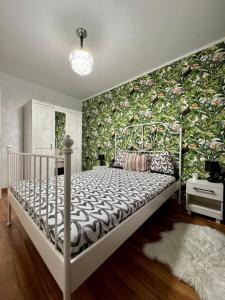 Jungle Home - Gara de Nord