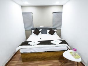 Hotel Rosebeds Near railway station - Ubytování bez kategorie ve městě Aurangábád