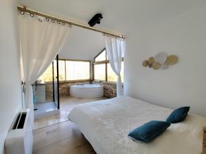 Villas Villa Piscine interieure et foret : photos des chambres