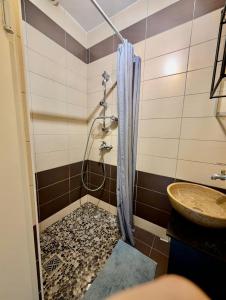 Appartements Bright & Spacious 2-Bedroom Apartment - Parking & Close to Train Station & Downtown : photos des chambres
