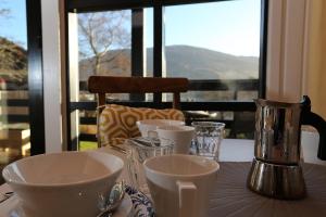 Cosy Modern Nordic Lodge w Loch View & Log Burner