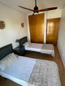 Oasis en la playa con piscina