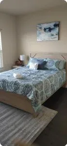 Room with Private Bath - Thomson