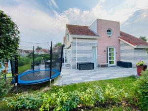 familienfreundliches Ferienhaus mit Ruderboot, Sauna und Kamin sowie E-Ladestation