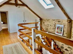 Spacious Family Home with Private Pool, Garden and Forest, Dordogne Countryside