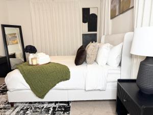 2 BR LUX Apartment In Raleigh