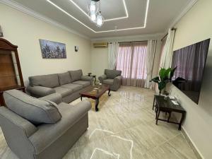 Chic Modern Apartment - New Cairo