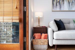 Beautiful Comfy 2 BDR apt with balcony, Chelsea