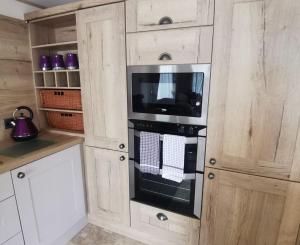 Hummingbird Lodge, Dog Friendly, Free Hoburne Passes
