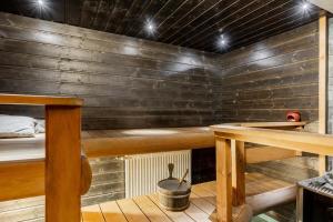 Ihana omakotitalo omalla pihalla