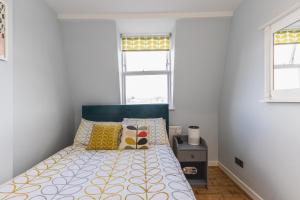 Luxurious 1-Bedroom Flat in Kensington Olympia-W14