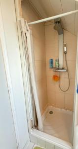 Sejours chez l'habitant Les cles angevines Chambre numero 7 : photos des chambres