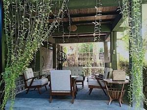 Tropical Wooden Bungalow, Private Garden & Private Pool