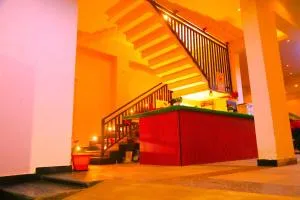 Alpha inn and alpha travels - Maraiyūr